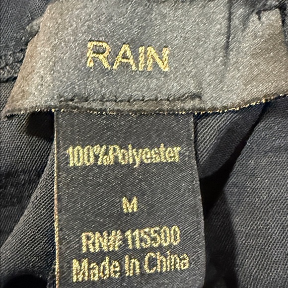 Elegant Black Puff Sleeve Blouse - Picture 2 of 3